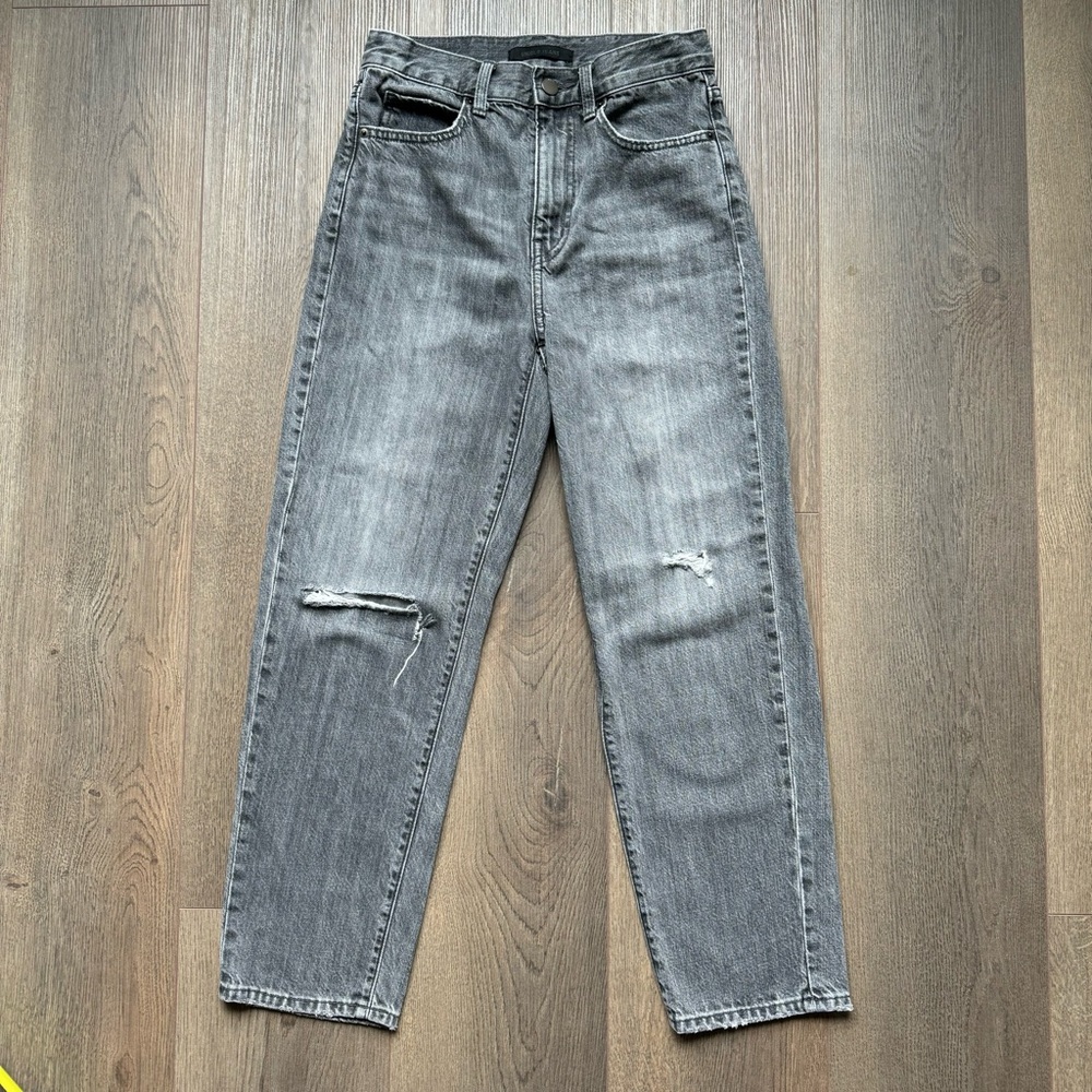 Uniqlo Ripped Tapered Jeans Size 22